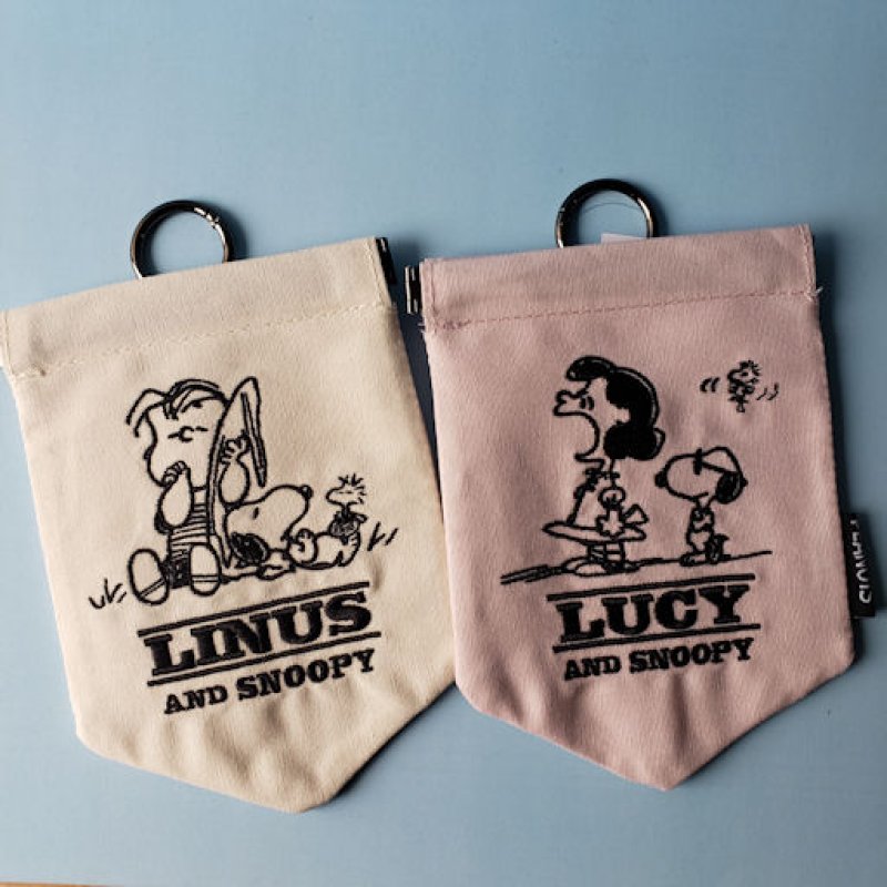 画像1: 220106　ＰＥＡＮＵＴＳ　アメリカンテイスト　ペナント風ダストポーチ＜ゆうパケットＯＫ＞ (1)