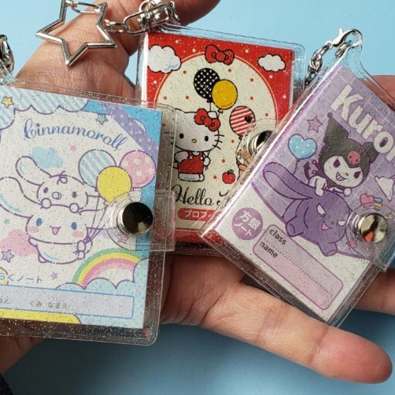 画像1: 251110　サンリオキャラクターズ　トレーディング　プチブックキーホルダー＜ゆうパケットOK> (1)