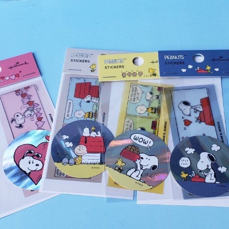 画像1: 251130 スヌーピー　『Happiness isRed』シリーズ　ステッカーセット＜ゆうパケットOK> (1)